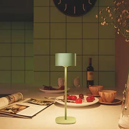 Stolna lampa LED / 8x8x23cm / 1kom