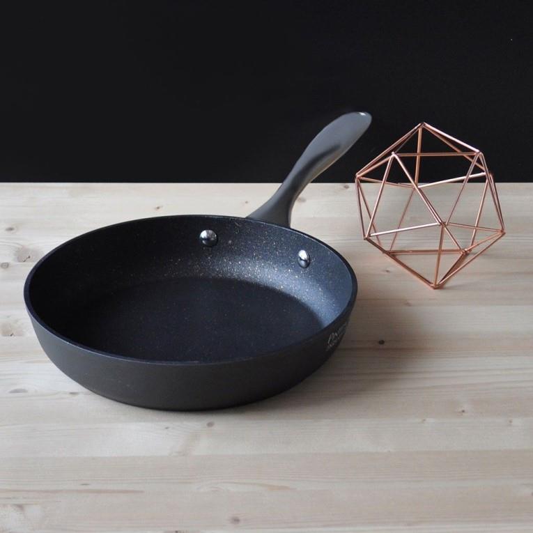 Aluminij tava / 22cm / 4mm / Nonstick
