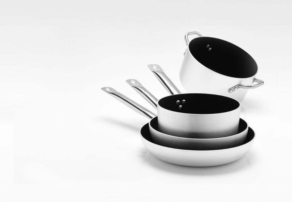 Aluminij tava / 24cm / 3mm / Nonstick