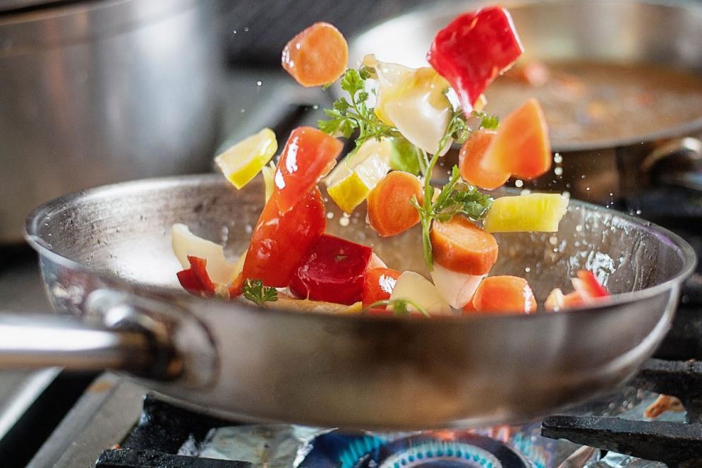 Tava od nehrđajućeg čelika /24cm/ Indukc