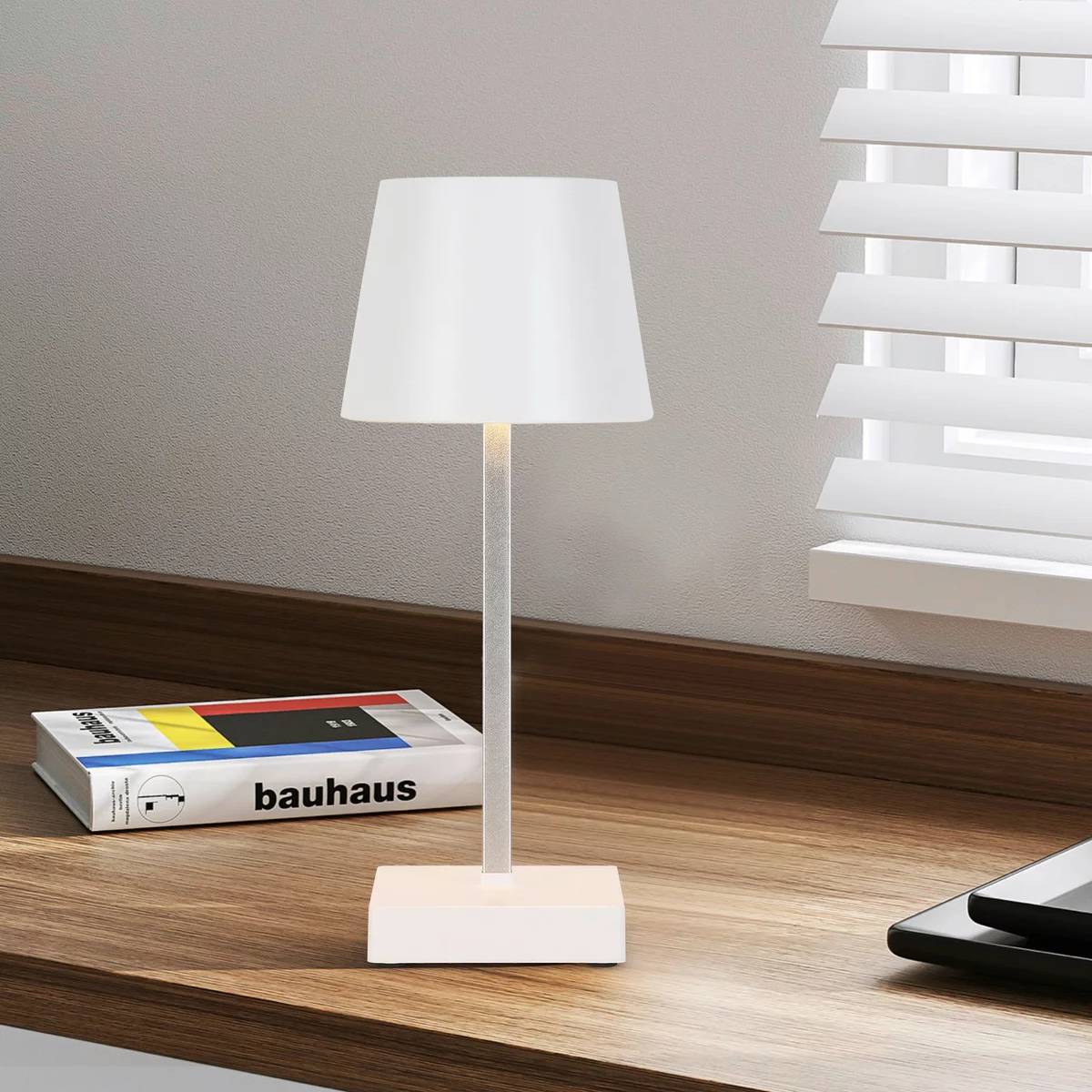 svetilka-na-dotik-svetastavno-reklama